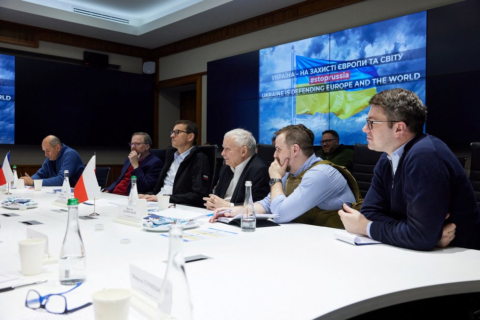 Ukrajinský prezident Volodymyr Zelenskyj se v úterý 15. března v Kyjevě setkal s premiéry Česka, Polska a Slovinska.