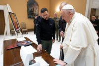 Vatikán vyšle mírovou misi, která má ukončit válku na Ukrajině. Povede ji italský kardinál