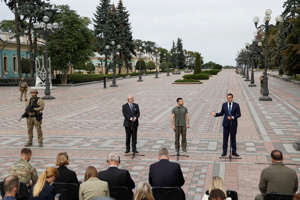 Zelenskyj v Kyjevě přivítal polského premiéra Morawieckého a lotyšského prezidenta Egilse Levitse (9. 9. 2022).