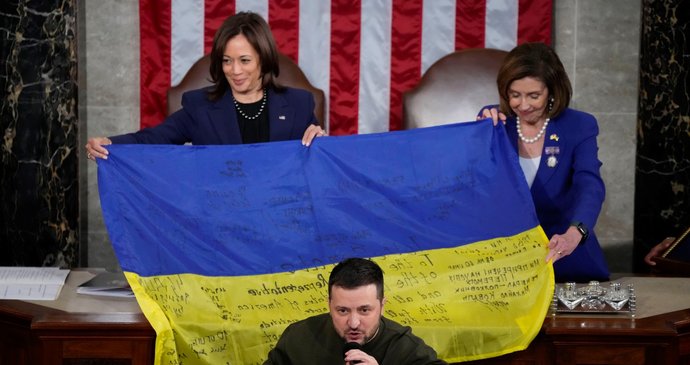 ONLINE: Zelenskyj v Americe dojal zástupy: Moskva ale odmítla mírová jednání! USA poskytne Ukrajině další zbraně za téměř 42 miliard korun