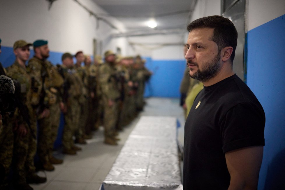 Zelenskyj mezi ukrajinskými vojáky v Doněckém regionu (4.9.2023)