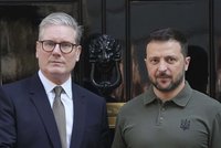 Zelenskyj chce používat zbraně dlouhého doletu. Přesvědčit spojence má britský premiér Starmer