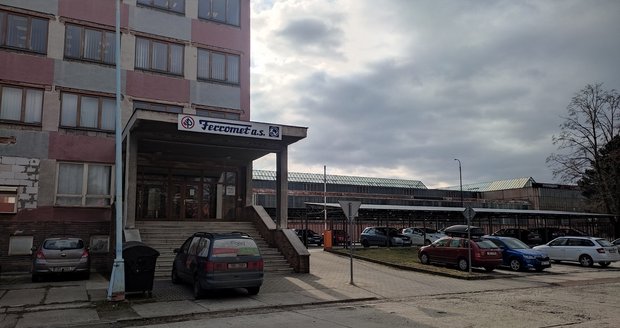 Administrativní budova firmy Ferromet, výrobní hala se nachází za ní.