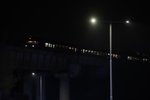 Smrtelná nehoda na kolejích. V Libni usmrtil vlak osobu, která se pohybovala na železničním mostě přes Čuprovu ulici. (11. leden 2021)