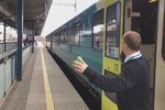 Cestující zmlátili průvodčího. Nelíbilo se jim, že vlak nejede na hlavní nádraží v Brně. Ilustrační foto.