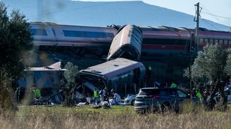 Ve Španělsku se srazily vysokorychlostní vlaky. Zemřelo nejméně padesát lidí Ve Španělsku se srazily vysokorychlostní vlaky. Zemřelo nejméně padesát lidí