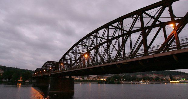 Boj o železniční most: Architekt Tej zpracuje studii proveditelnosti jeho rekonstrukce