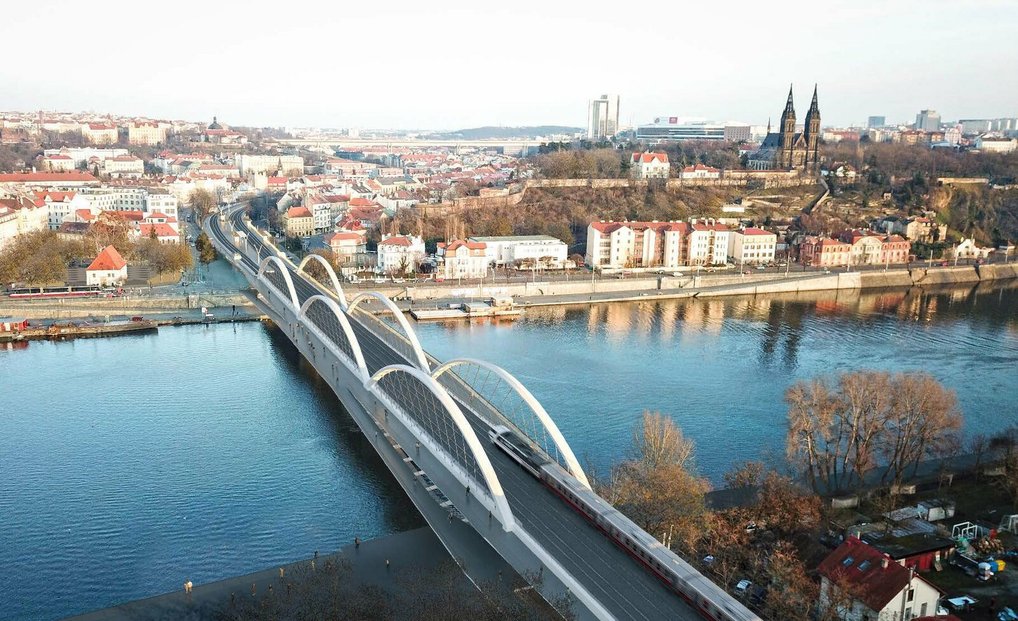 Vizualizace nového železničního mostu mezi pražskou Výtoní a Smíchovem