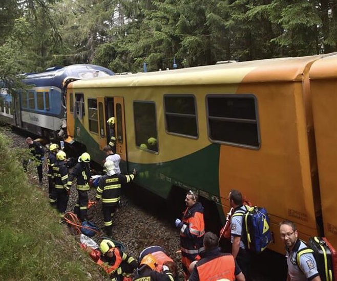 U Perninku na Karlovarsku se 7. července 2020 čelně srazily dva osobní vlaky