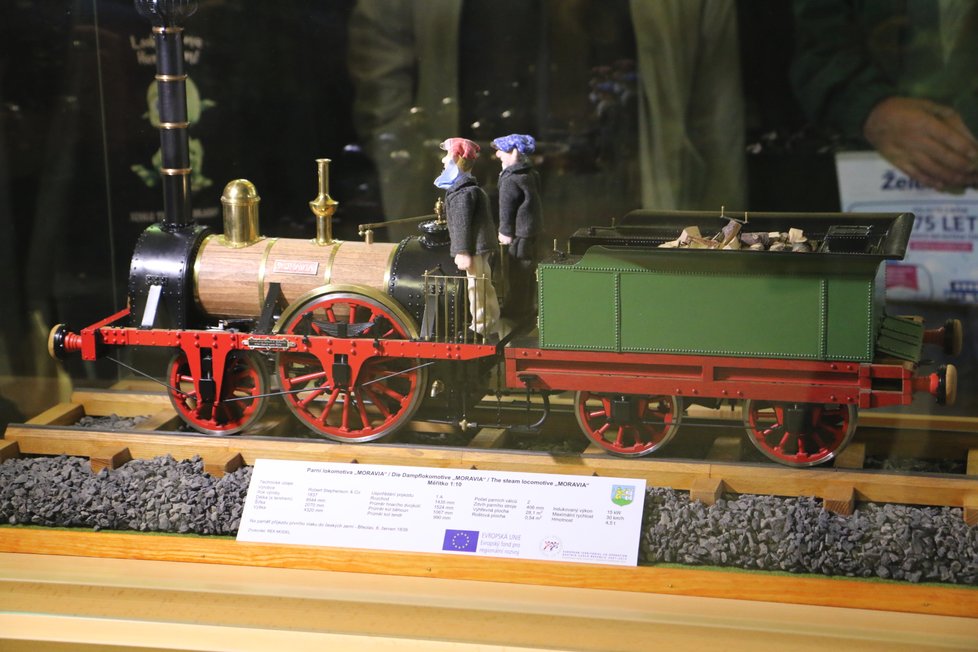 Ve vestibulu nádraží v Břeclavi se nachází model parní lokomotivy Moravia z roku 1837, která 6. června 1839 jako první přijela přes Břeclav do českých zemí.