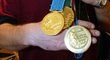 Jan Železný se sbírkou zlatých olympijských medailí