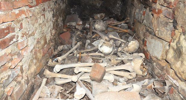 Mrtví střeží tajemství: Tajná místnost kláštera v Želivě odhalena