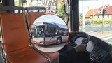 Nový hybridní autobus vyjel „na zkušenou“ do pražských ulic. Emise může snížit skoro o třetinu