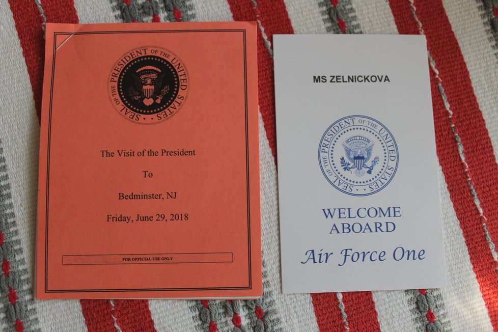 Paní Zelníčková se podívala do Oválné pracovna a letěla speciálem amerického prezidenta.