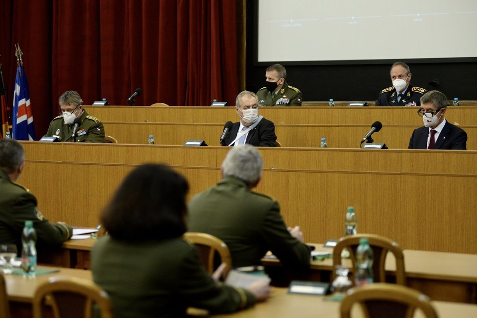Prezident republiky Miloš Zeman tradičně zavítal na velitelské shromáždění náčelníka Generálního štábu Armády České republiky (24. 11. 2020).