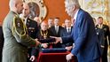 Prezident Miloš Zeman povýšil do hodnosti brigádního generála velitele Kybernetických sil a informačních operací Miroslava Feixe