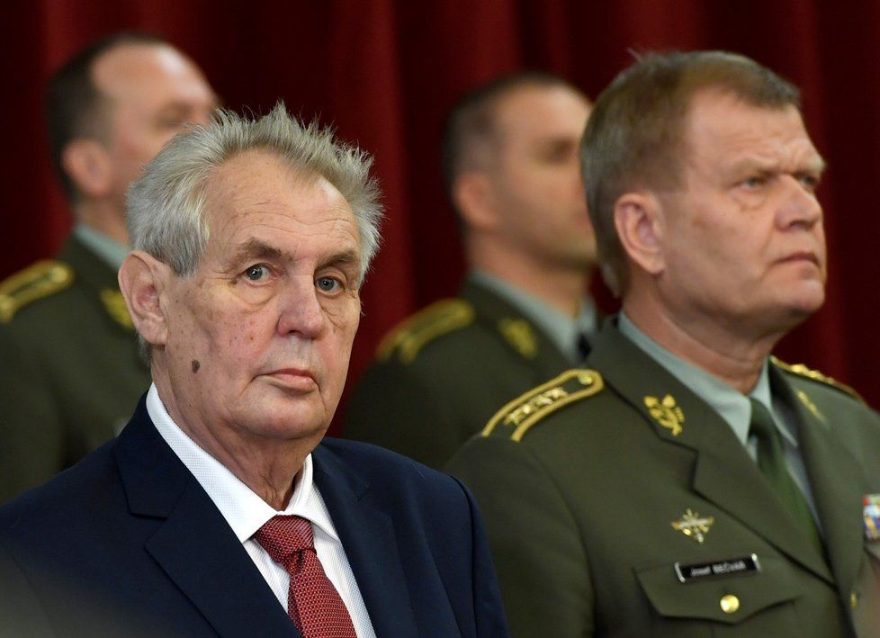 Prezident Miloš Zeman v pondělí jmenoval do funkce 12 rektorů veřejných vysokých škol a univerzit.