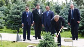 Prezident Miloš Zeman na návštěvě Arménie. Chce, aby Česko také uznalo vraždění Arménů jako genocidu.