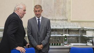 Proč se Zeman ani Babiš nechtějí omlouvat?  Nejsou to velcí kluci