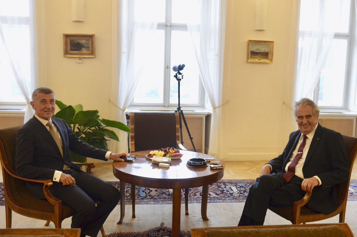 Premiér Andrej Babiš (ANO, vlevo) a prezident Miloš Zeman na Hradě (11. 7. 2019)