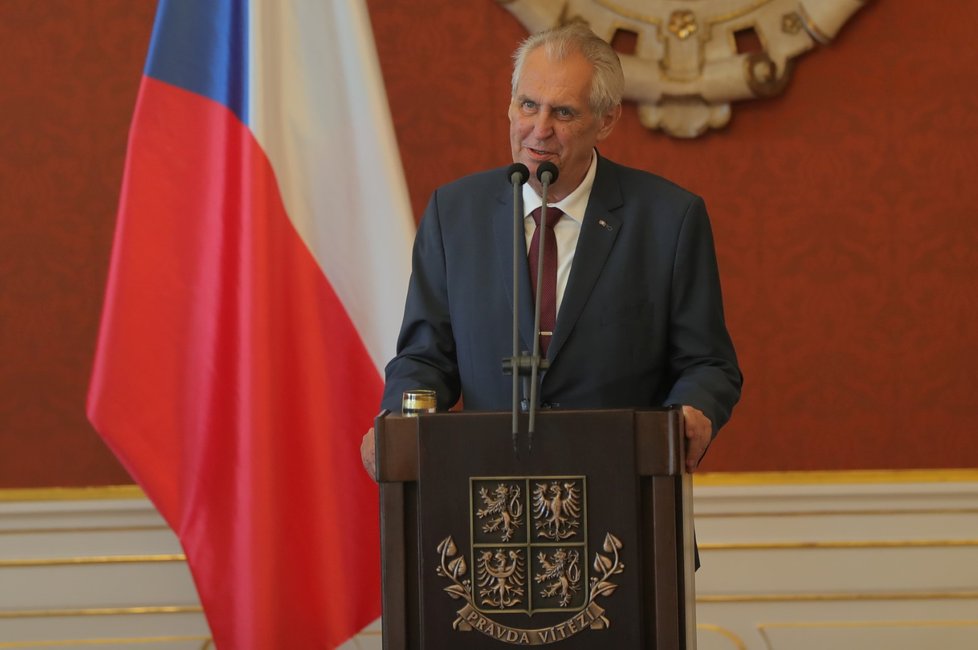 Prezident Miloš Zeman jmenoval Andreje Babiše (ANO) podruhé premiérem (6. 6. 2018).