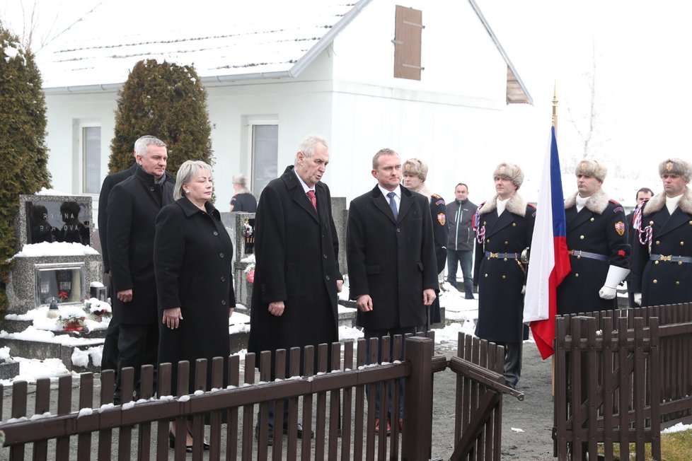 Prezident Zeman položil věnec k Masarykovu hrobu