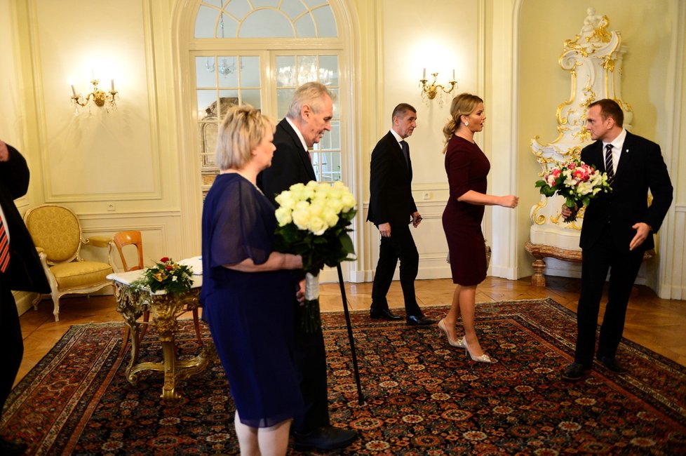 Premiér Andrej Babiš dorazil na tradiční novoroční oběd s prezidentem Milošem Zemanem do Lán.