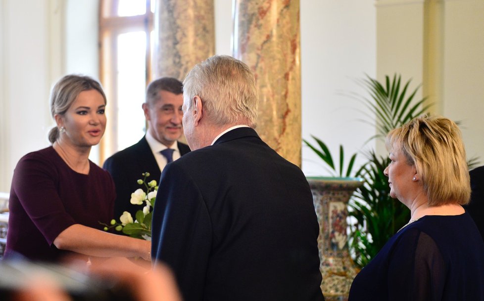 Premiér Andrej Babiš dorazil na tradiční novoroční oběd s prezidentem Milošem Zemanem do Lán.