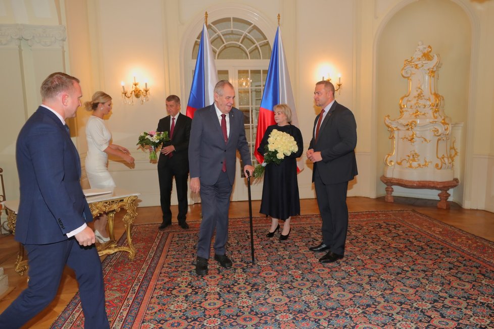 Prezident Miloš Zeman a premiér Andrej Babiš s manželkami před novoročním obědem (3.1.2019)