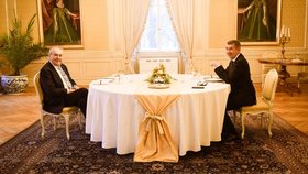 Prezident Miloš Zeman (vlevo) a premiér Andrej Babiš (ANO) na novoročním obědě v Lánech (3. 1. 2021)