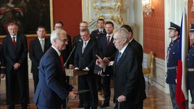 Prezident Miloš Zeman jmenoval vládu Andreje Babiše (13. prosince 2017).