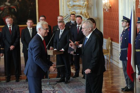 Prezident Miloš Zeman jmenoval vládu Andreje Babiše: Ilja Šmíd, ministr kultury (13. prosince 2017).