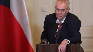 Zeman získal přes sto třináct tisíc podpisů a podá přihlášku