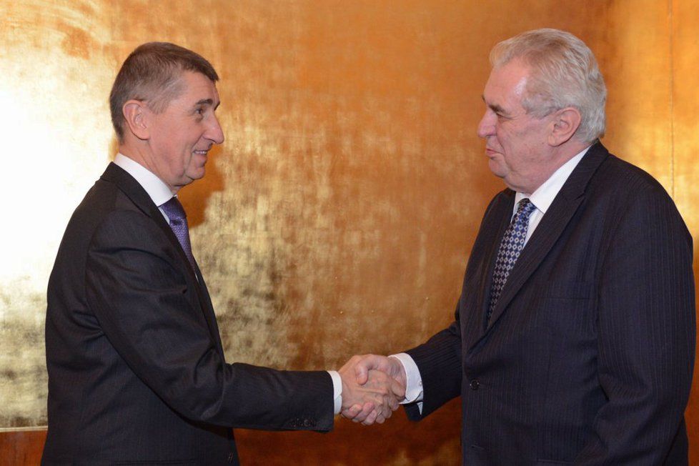 Ministr financí Andrej Babiš (ANO) a prezident Miloš Zeman (Archivní foto)