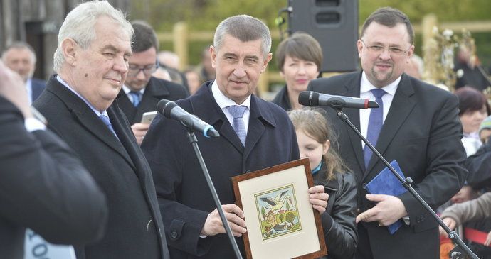 Prezident Zeman přijel na Čapí hnízdo Andreje Babiše.