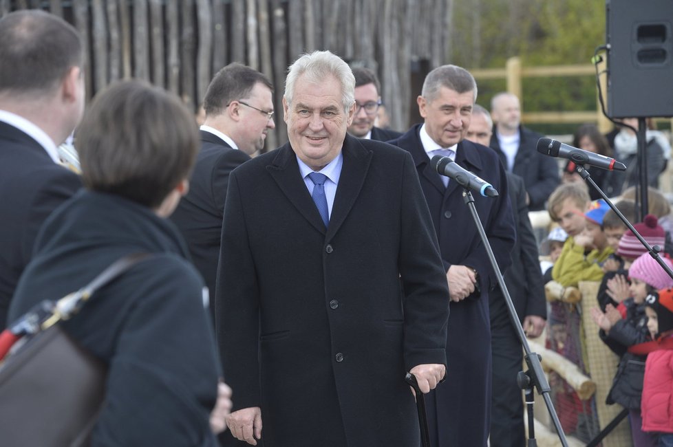 Prezident Zeman přijel na Čapí hnízdo Andreje Babiše.