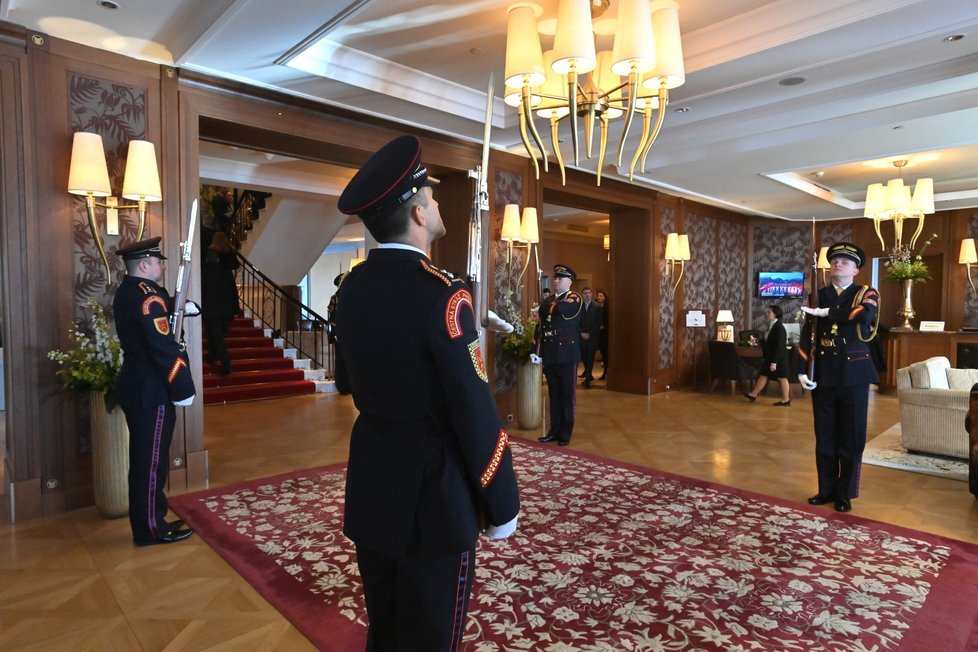 Soukromé setkání prezidentů Miloše Zemana a Zuzany Čaputové v salonu Gerlach Grand hotelu Kempinski (7. 2. 2023)