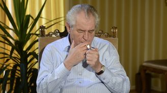 Teror většiny přichází: Zeman podepsal protikuřácký zákon