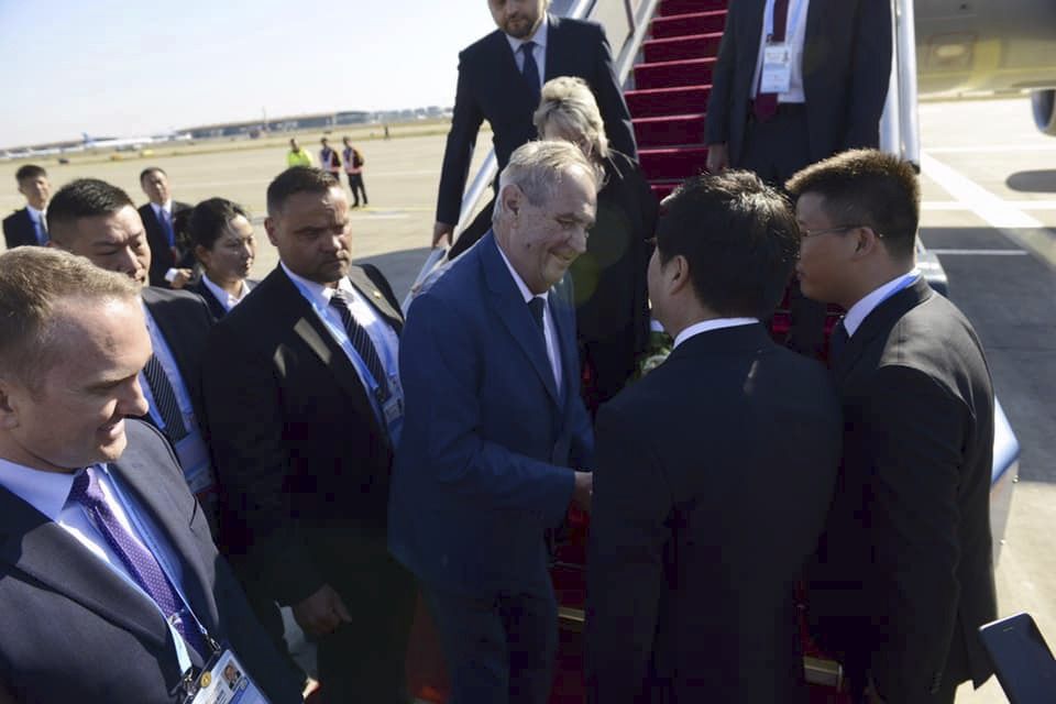 Zeman zahájil návštěvu Číny (25.4.2019)