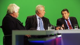 Jiří Paroubek, Miloš Zeman a Petr Pithart se sešli a hovořili o otázkách kriminality a hodnocení české politiky