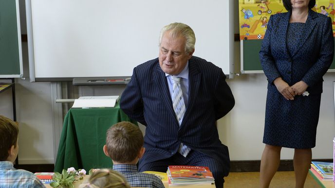 Miloš Zeman navštívil 1. září prvňáky