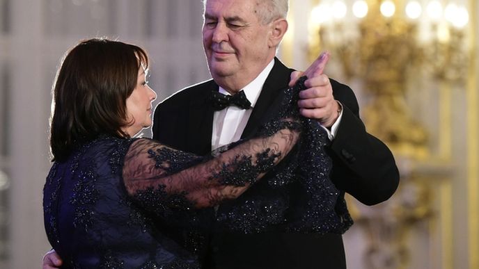 Prezident Miloš Zeman s manželkou Ivanou na reprezentačním plesu, který se konal 22. ledna na Pražském hradě.  