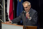 Zeman rázně na sjezdu ČSSD: Nebuďte podrazáky a jděte do vlády