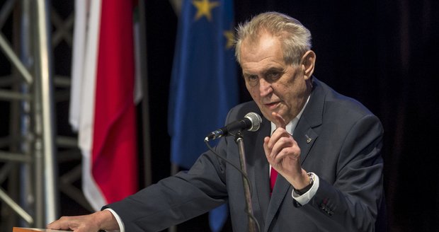 Zeman přesvědčoval ČSSD k podpoře vlády. Politolog Jelínek: Špatné řešení