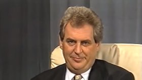 Miloš Zeman jako předseda Poslanecké sněmovny  v roce 1996 v diskusním pořadu Debata, kterou moderoval Otakar Černý.