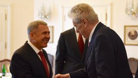 Zeman přijal delegaci vedenou ruským ministrem průmyslu Manturovem. Ocenil vývoj ekonomické spolupráce. Manturov potvrdil zájem na investicích v ČR.
