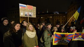 Demonstranti protestovali i proti Zemanově zahraniční politice