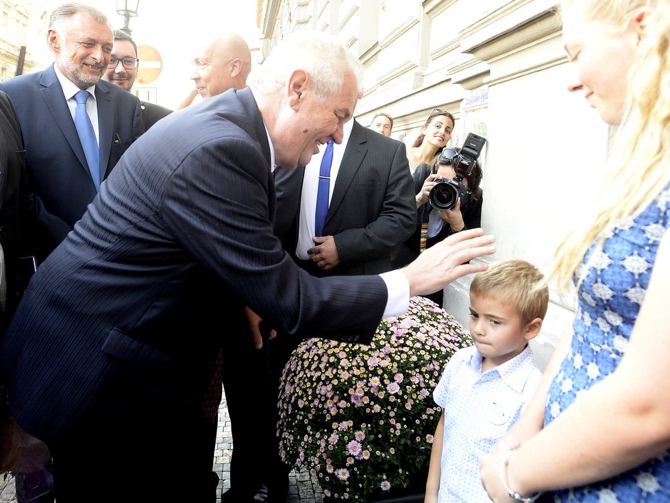 Loni Zeman zahájil školní rok v Lánech, letos na ZŠ Curieových na Praze 1.