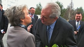 Šéfka Státního úřadu pro jadernou bezpečnost Dana Drábová a prezident Miloš Zeman