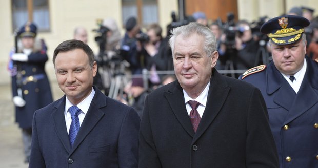 Zeman, Klaus a uprchlíci. Polský prezident Duda je poprvé v Česku